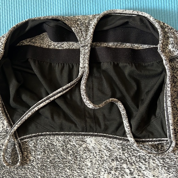 Lululemon Power Y tank top, size 8 - Picture 6 of 8